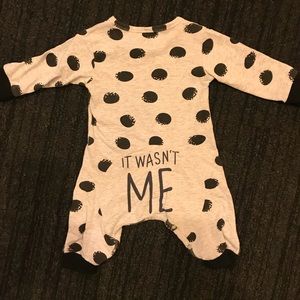 “IT WASN’T ME” Unisex Grey Long Sleeved Romper